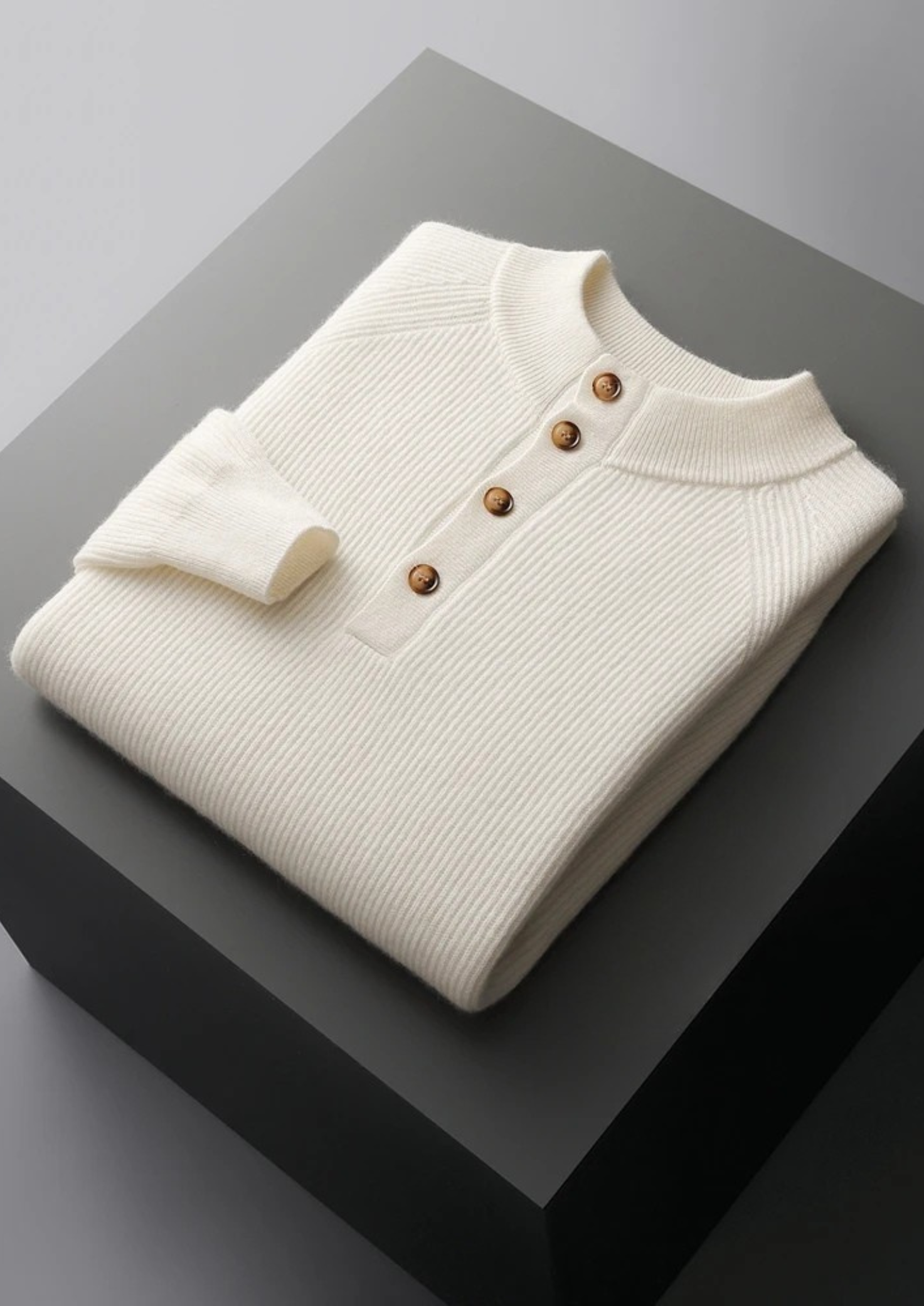 100% CASHMERE BUTTON SWEATER