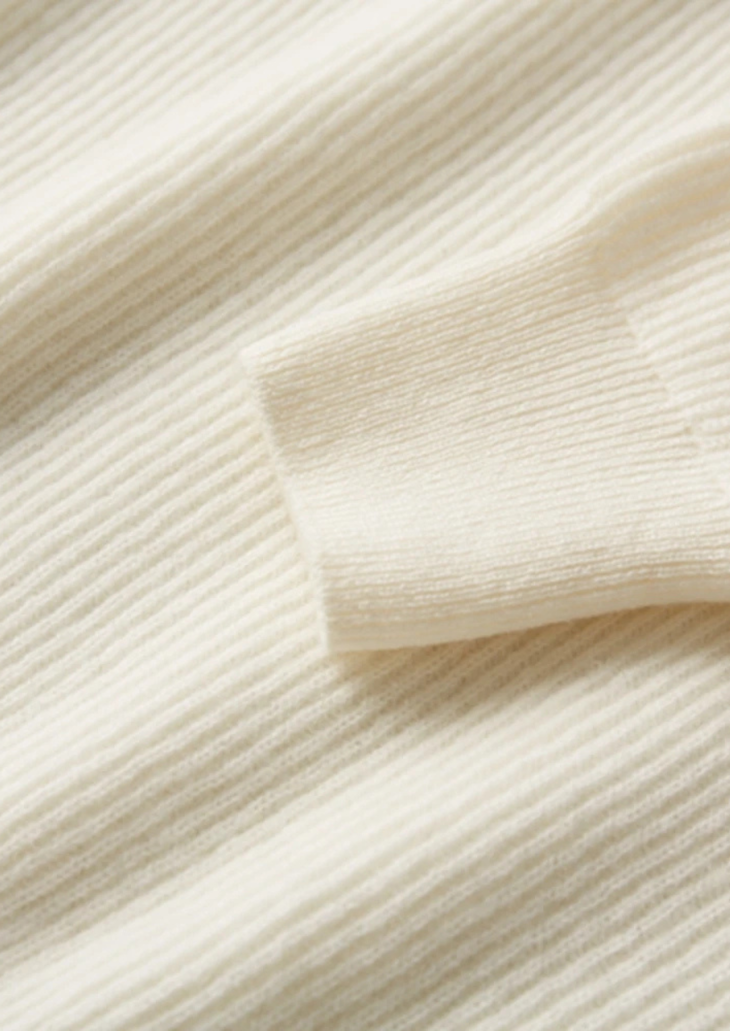 100% CASHMERE BUTTON SWEATER
