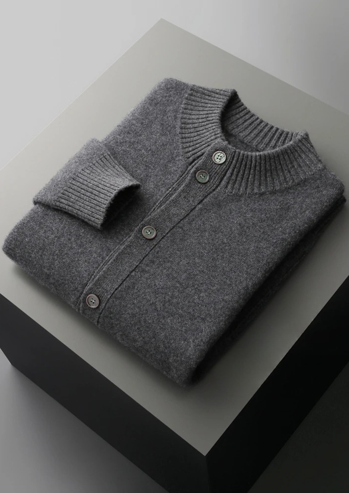 100% CASHMERE BUTTON CARDIGAN