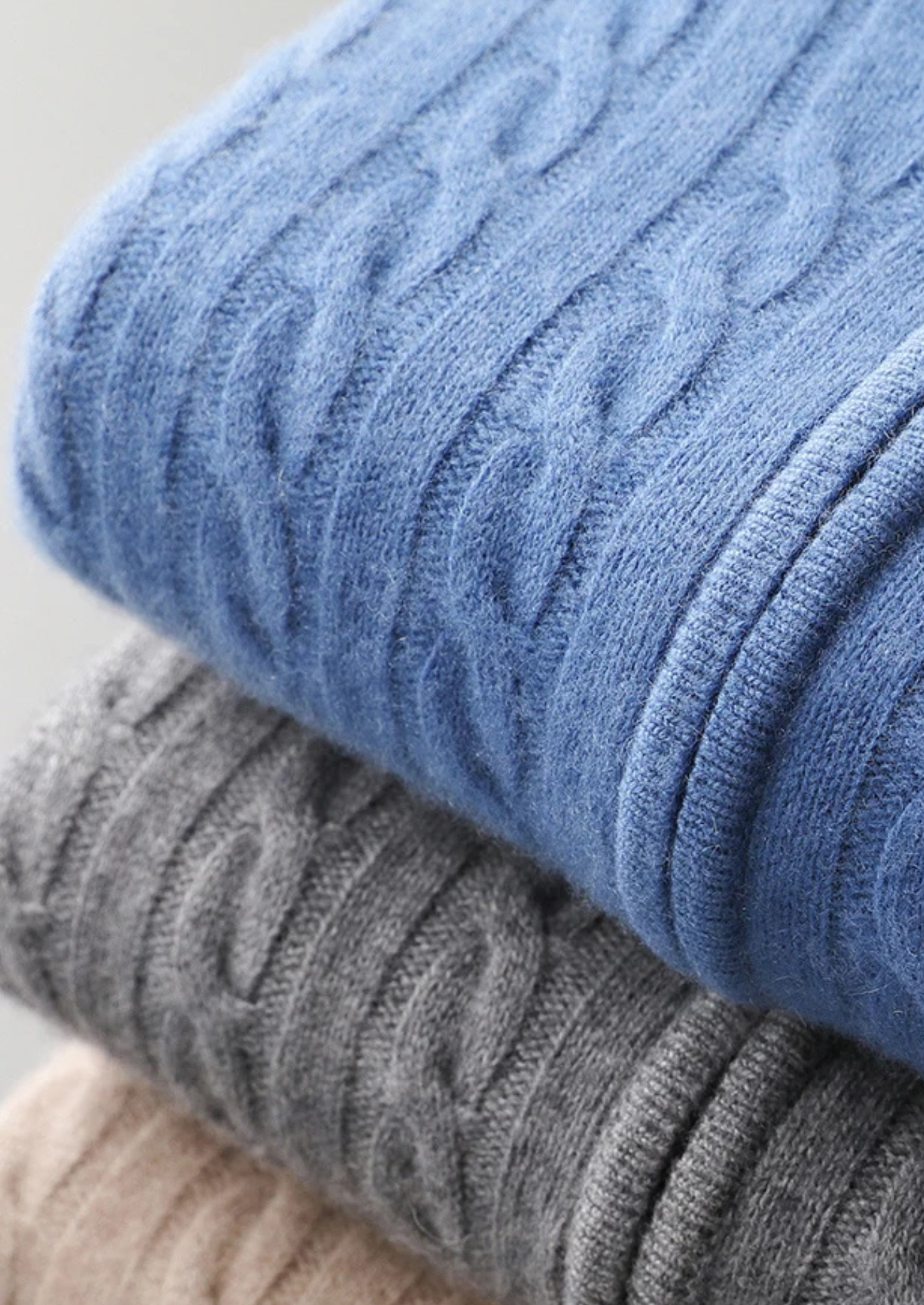 100% CASHMERE CABLE KNIT ZIPPER HOODIE