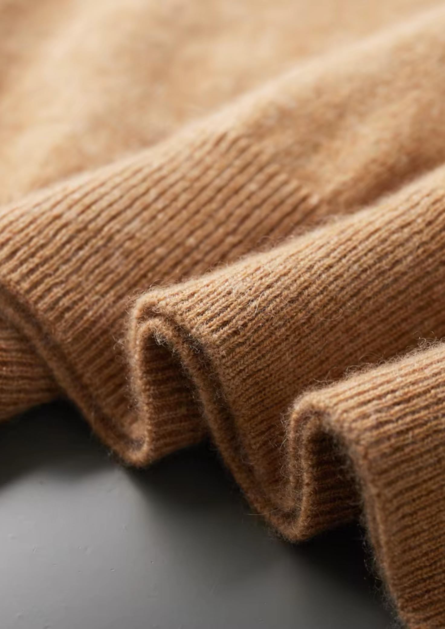 100% CASHMERE MOCK NECK T-SHIRT