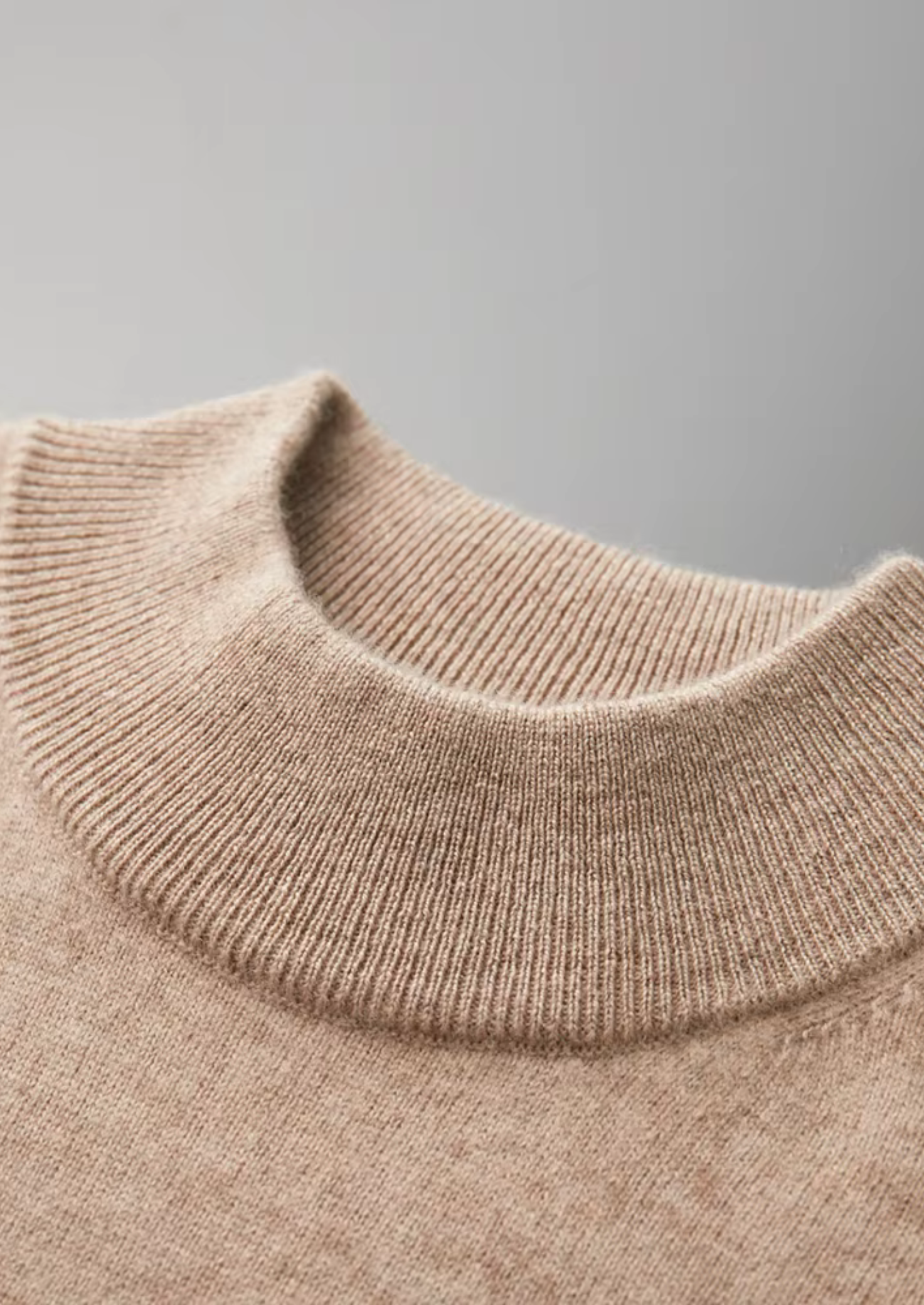 100% CASHMERE MOCK NECK T-SHIRT
